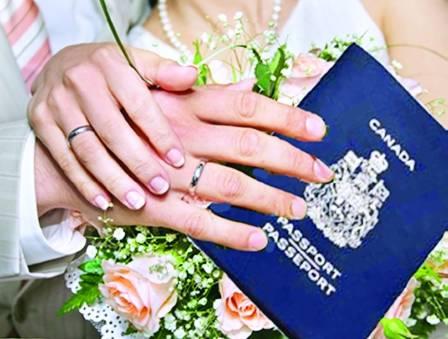中国女嫁英国男,想留英国但签证被拒!英国政府:咋不搬到中国?