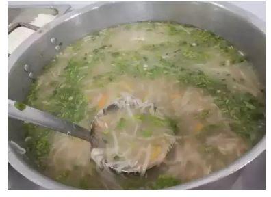华为海外公司食堂曝光!他们这是要养猪啊,简直丧心病狂!