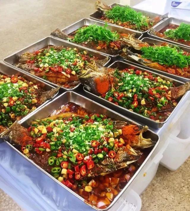 华为海外公司食堂曝光!他们这是要养猪啊,简直丧心病狂!