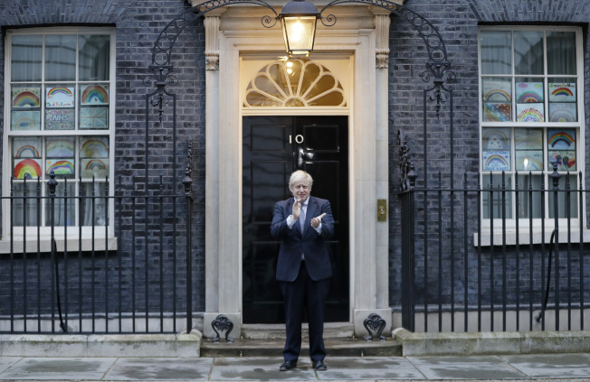 30日,英國首相強生(Boris Johnson)康復後舉行首次記者會。