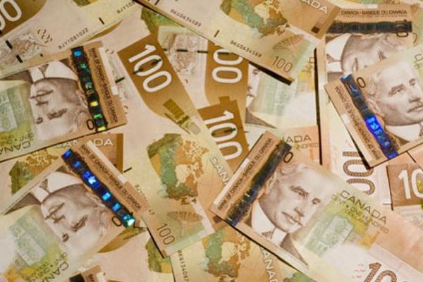 华人注意：3月1日开始：私人换汇涉及违法！存取5万以上现金需登记来源