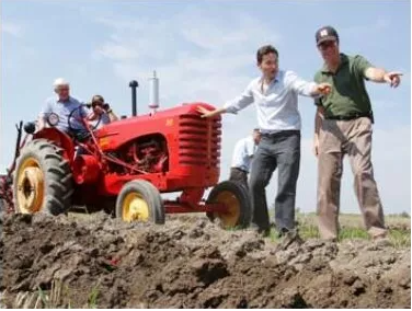 特鲁多悬了？这位帅哥有意参选总理 &ldquo;师从&rdquo;哈珀