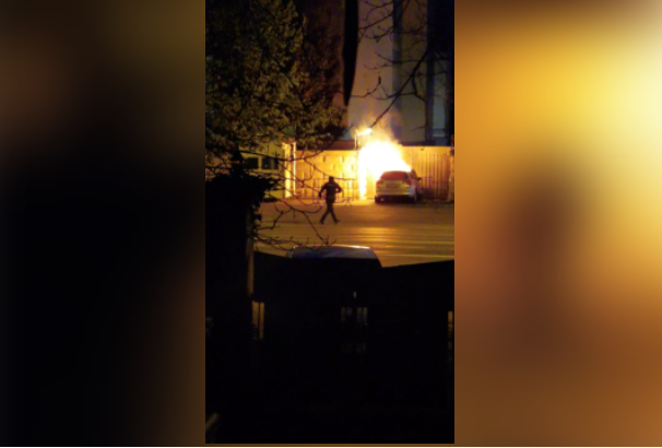 俄驻罗马尼亚大使馆遭车冲撞 驾驶点火自焚死亡 俄驻罗马尼亚大使馆遭车冲撞 驾驶点火自焚死亡