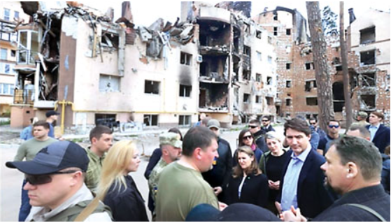 亲见证乌克兰人英勇卫家园 特鲁多指普京需负责 亲见证乌克兰人英勇卫家园 特鲁多指普京需负责