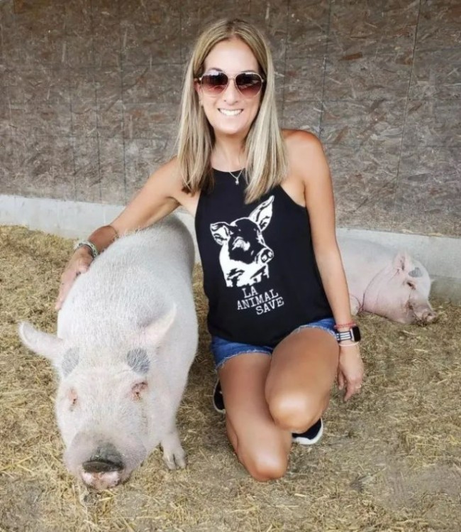 乘客吐槽加航&ldquo;飞机餐&rdquo;：只收到一瓶水+餐巾纸