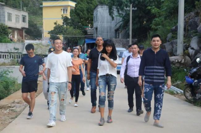 张咪癌症晚期逆境重生 背后离不开这个温哥华人 张咪癌症晚期逆境重生 背后离不开这个温哥华人