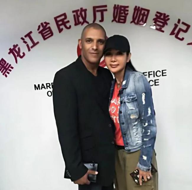 张咪癌症晚期逆境重生 背后离不开这个温哥华人 张咪癌症晚期逆境重生 背后离不开这个温哥华人