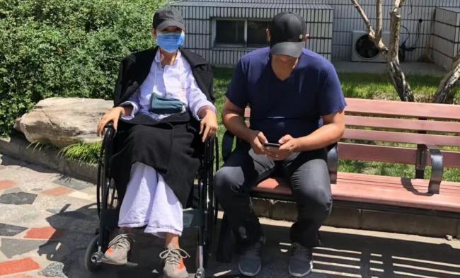 张咪癌症晚期逆境重生 背后离不开这个温哥华人 张咪癌症晚期逆境重生 背后离不开这个温哥华人
