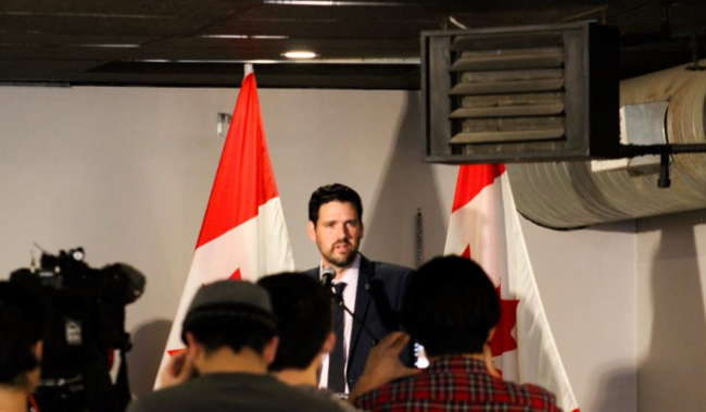 方便国际学生校外工作,帮助解决劳动力短缺问题 方便国际学生校外工作,帮助解决劳动力短缺问题