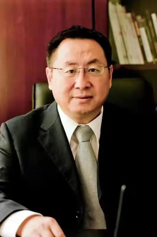 女博士后狂吻64岁院士 当事双方及家人回应来了 女博士后狂吻64岁院士 当事双方及家人回应来了