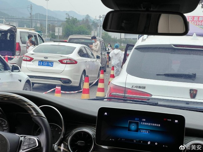 黄安不忍了!怒怼“大白” 惨遭报警逮人 黄安不忍了!怒怼“大白” 惨遭报警逮人