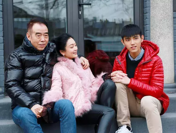 陈红当年插足陈凯歌婚姻 倪萍书中称她&ldquo;小三&rdquo;