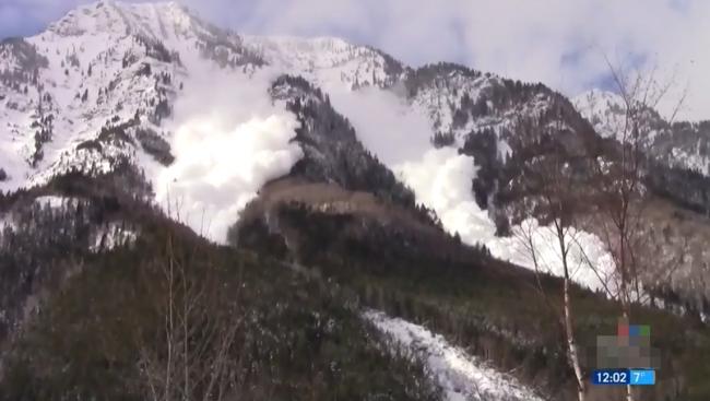 BC突发雪崩!有人死伤 大雪排山倒海埋人 BC突发雪崩!有人死伤 大雪排山倒海埋人