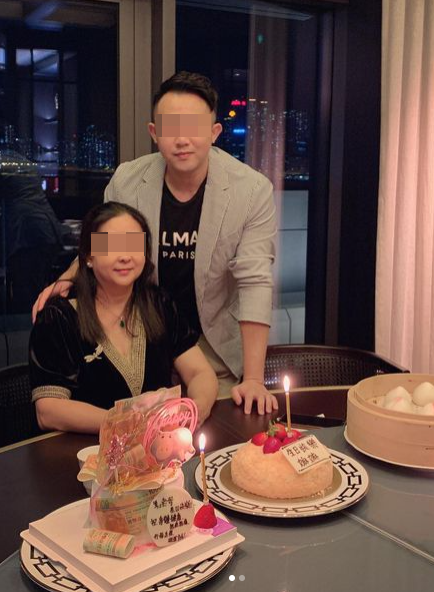 前家姑为退休人士，与两名儿子关系良好。