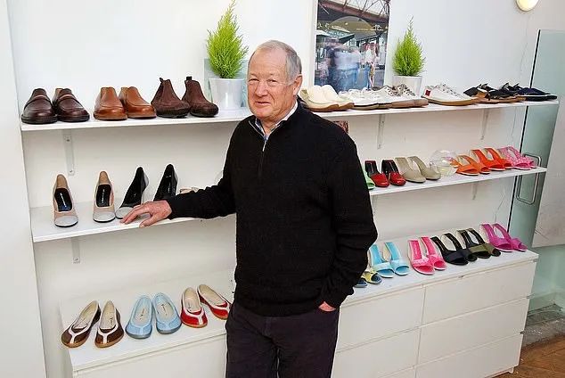 英国亿万富豪为了娶中国外卖女孩，闹成六亲不认