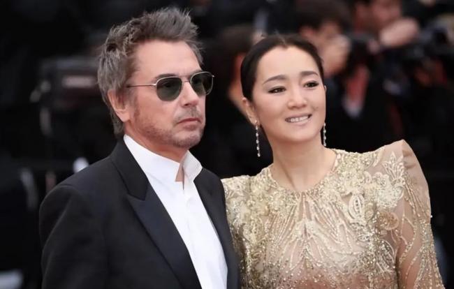 久违了:郎平巩俐巴黎同框,逛街吃饭享受人生 久违了:郎平巩俐巴黎同框,逛街吃饭享受人生