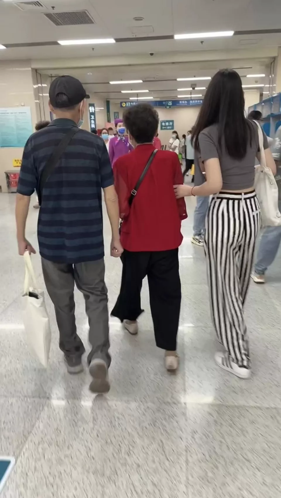 我在医院当患者&ldquo;临时家属&rdquo;：没有月入过万