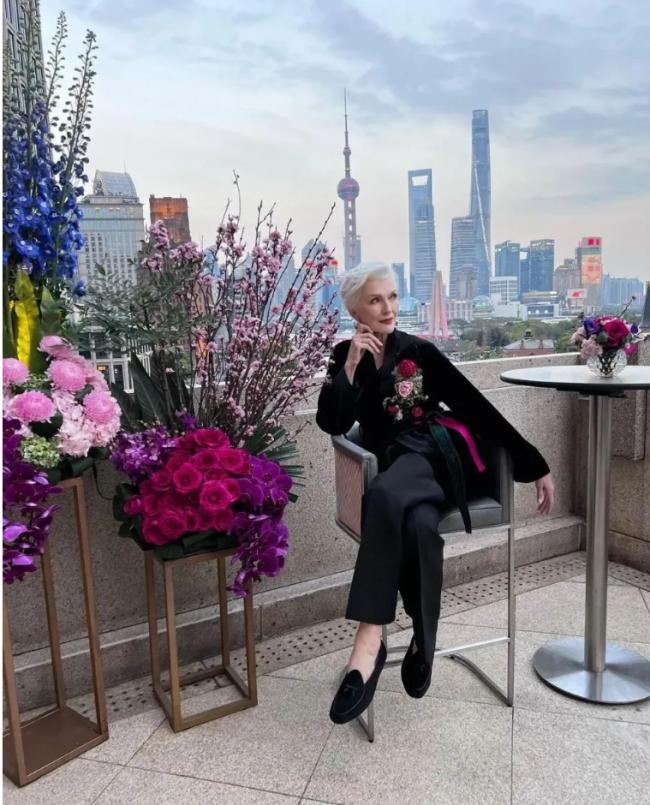 马斯克妈妈定居中国?母亲节在上海,儿子送来鲜花 马斯克妈妈定居中国?母亲节在上海,儿子送来鲜花