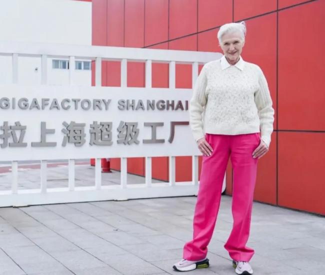 马斯克妈妈定居中国?母亲节在上海,儿子送来鲜花 马斯克妈妈定居中国?母亲节在上海,儿子送来鲜花