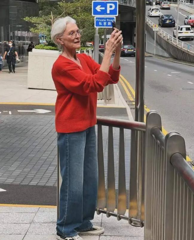 马斯克妈妈定居中国?母亲节在上海,儿子送来鲜花 马斯克妈妈定居中国?母亲节在上海,儿子送来鲜花