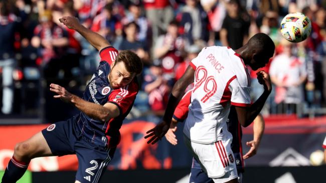 想当职业足球员吗?有多伦多球星年薪千万美元 想当职业足球员吗?有多伦多球星年薪千万美元