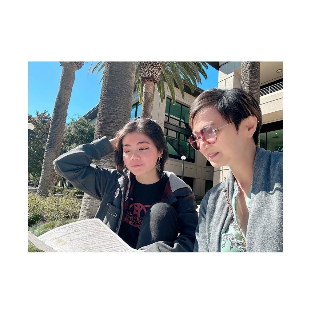 杨婉仪大女Hannah已经19岁。 杨婉仪大女Hannah已经19岁。