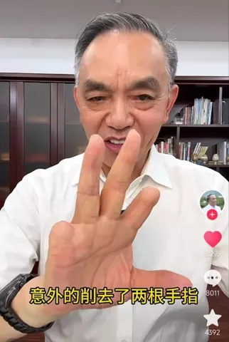 他年入50亿,72岁却决定辞职当网红?