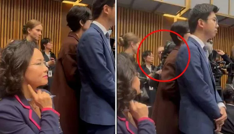 新闻发布会上诡异一幕:中使馆人员竭力挡住成蕾…