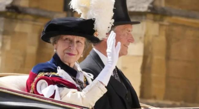 安妮公主也倒下 安妮公主也倒下