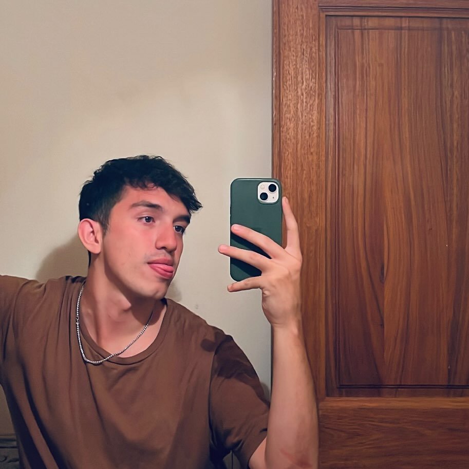 内斯托（N&eacute;stor Soto）的Instagram帐号已关闭，只留下大头照。