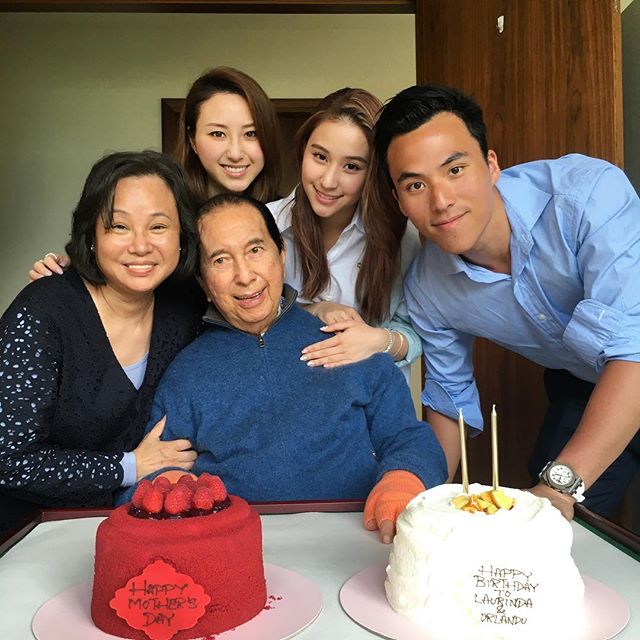 已故赌王何鸿燊三房一家。 已故赌王何鸿燊三房一家。