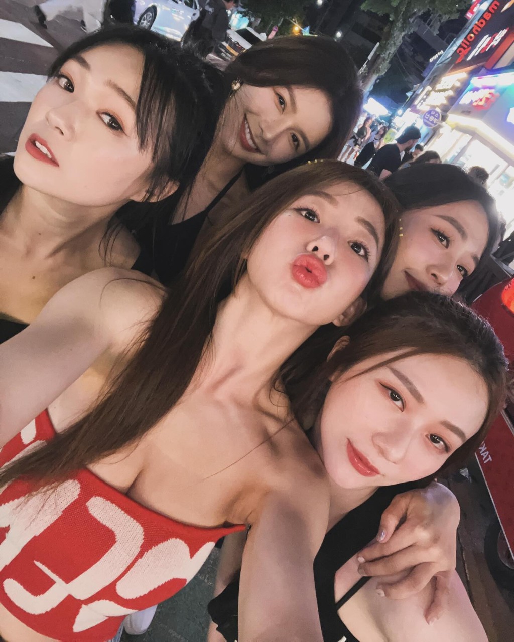 郭书瑶初出道时就是靠性感晒身材成名。 郭书瑶初出道时就是靠性感晒身材成名。 
