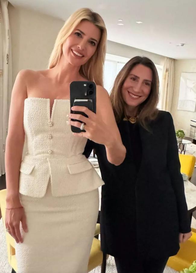 43岁伊万卡巴黎惊艳亮相闪瞎眼!360°无死角美丽频遭质疑:这是又动脸了 43岁伊万卡巴黎惊艳亮相闪瞎眼!360°无死角美丽频遭质疑:这是又动脸了