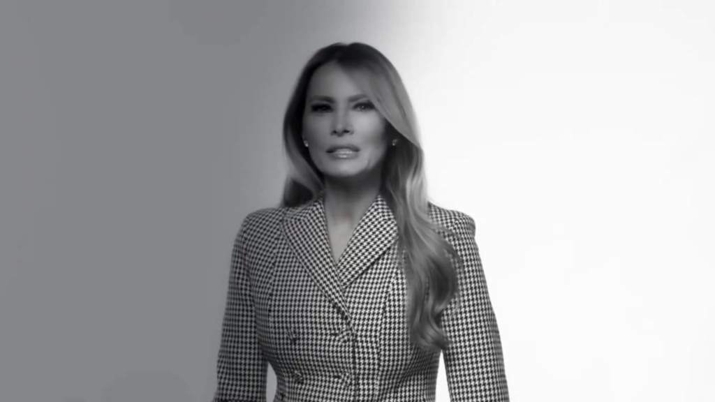 梅拉尼娅发布黑白影片。 X 梅拉尼娅发布黑白影片。 X