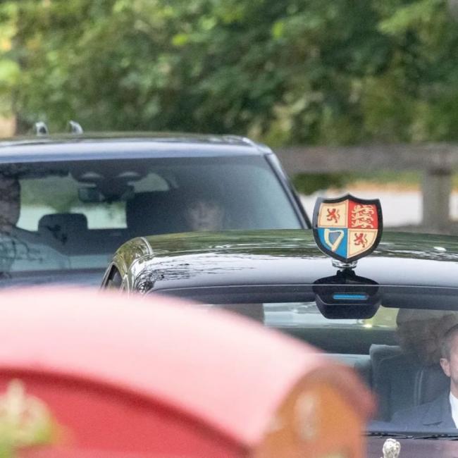 凯特王妃结束化疗后首次现身!开路虎带威廉出行,衣着精致耳环耀眼夺目 凯特王妃结束化疗后首次现身!开路虎带威廉出行,衣着精致耳环耀眼夺目