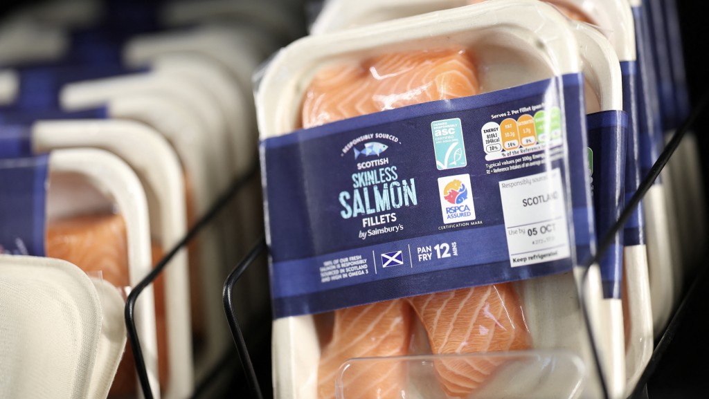 三文鱼富含Omega-3脂肪酸。 路透社 三文鱼富含Omega-3脂肪酸。 路透社