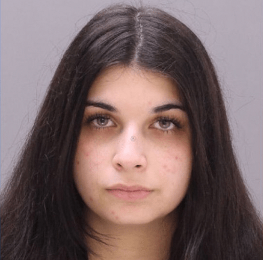 20 岁女子乌鲁莫娃向警方报案，指在一家杂货店停车场遭性侵及殴打，其后被识穿是报假案。