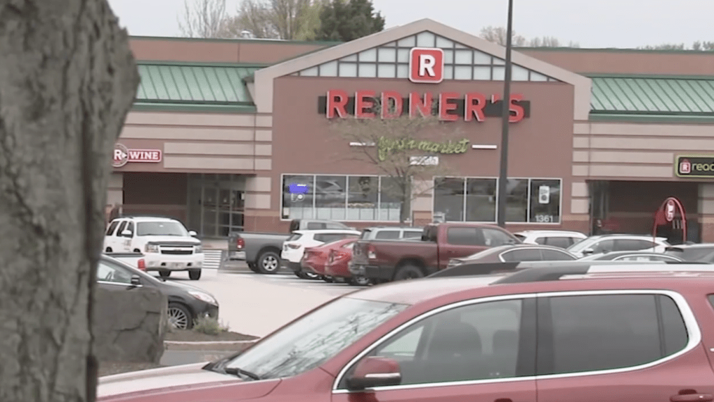 乌鲁莫娃向警方报案谎称，在一家杂货店停车场遭一名男子从后施袭性侵。