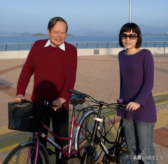 杨振宁与长子的一通电话,暴露了翁帆真实地位 杨振宁与长子的一通电话,暴露了翁帆真实地位