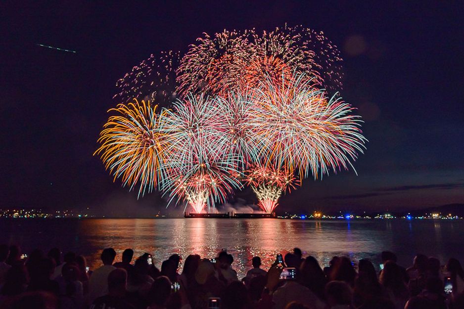 您可以成为今年Honda光之盛典烟花比赛的评委