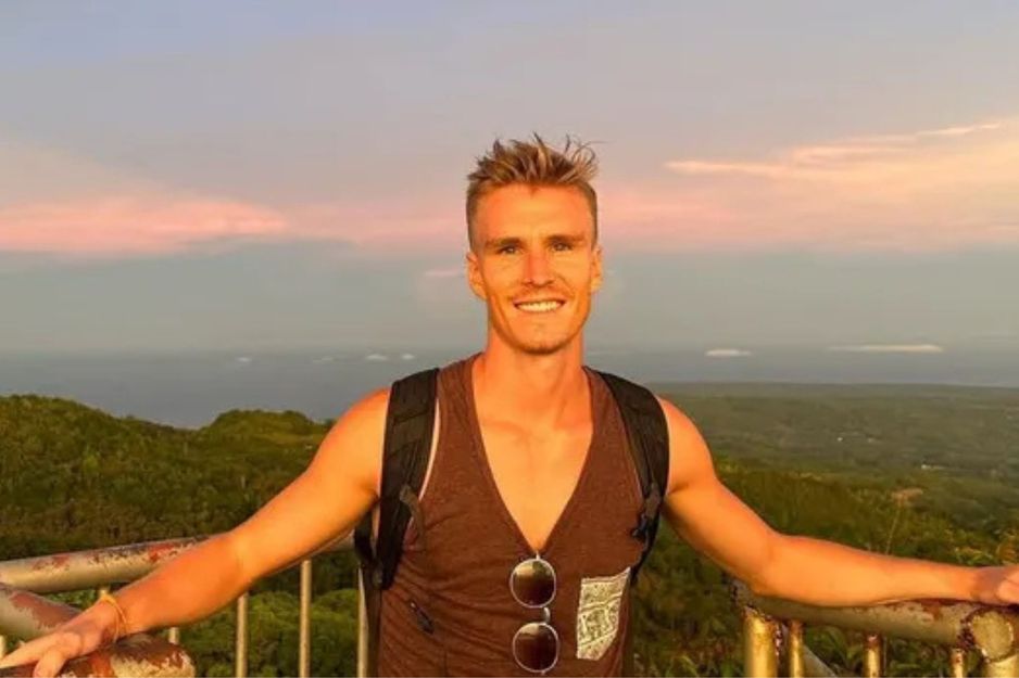 加拿大游客在墨西哥海滩游泳后被发现死于沙滩