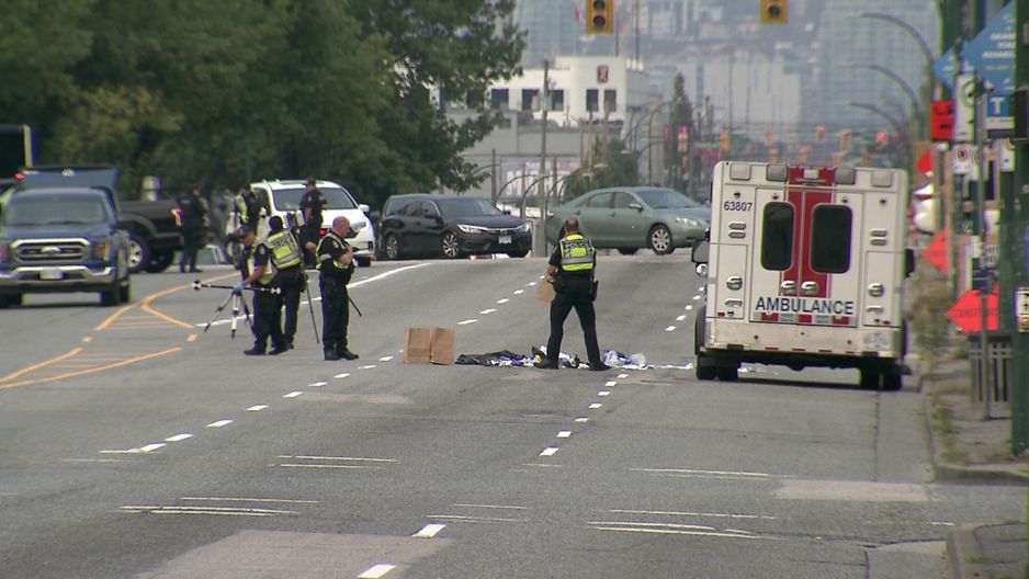 2025年9月4日中午12:20左右,紧急救援人员赶到东温哥华Clark Drive与East 1st和East 2nd大街之间的事故现场。(来自CityNews的图片)