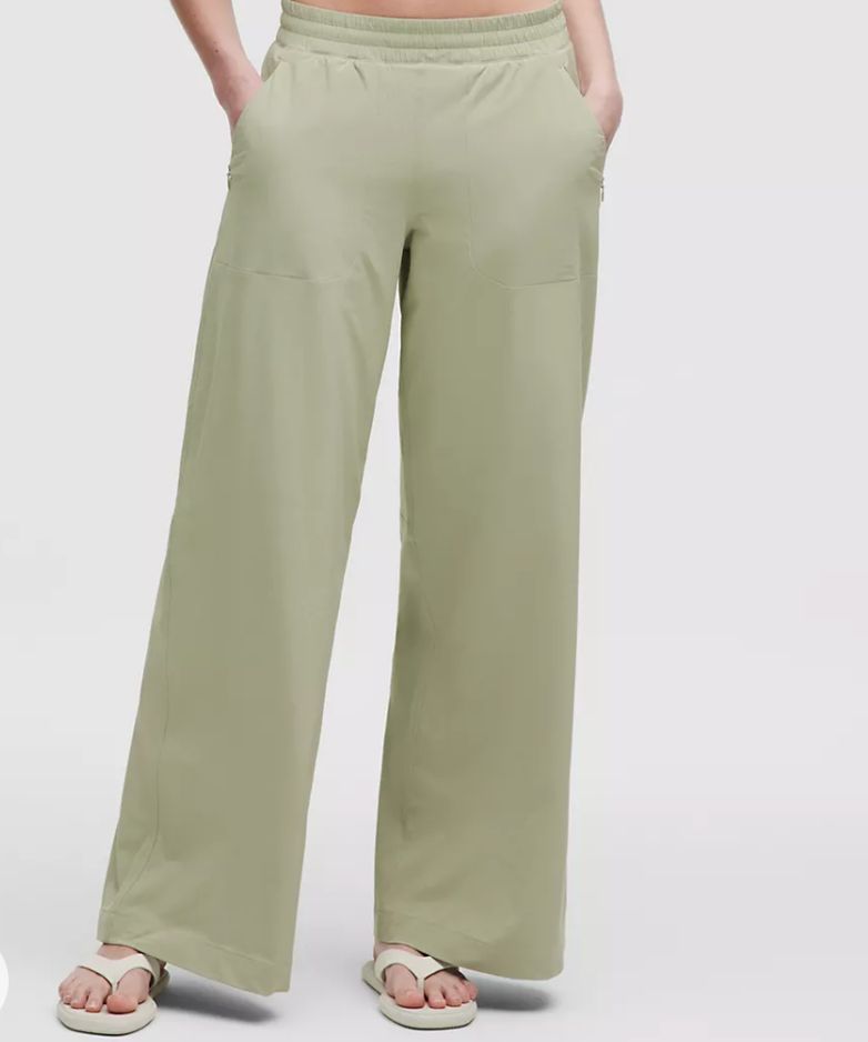 Lululemon中腰阔腿裤