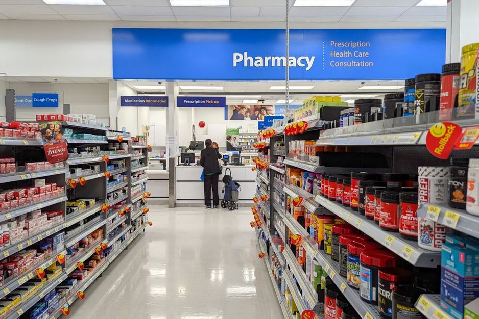 一名教师在沃尔玛与学生相遇后被惩罚