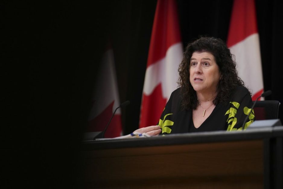 加拿大审计长卡伦·霍根于2025年6月10日在渥太华国家新闻剧院召开新闻发布会。加拿大新闻社/肖恩·基尔帕特里克