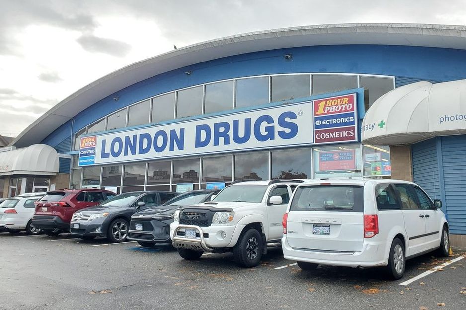 繁忙的伦敦药房在温哥华关闭，经过40年的经营，民众感到心碎