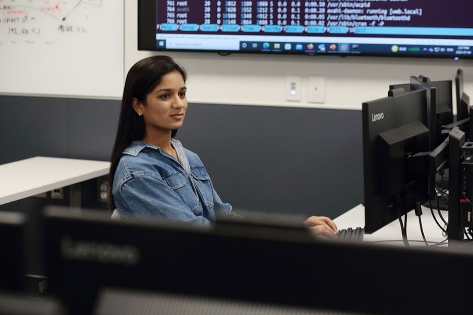 温哥华的10个工作中就有1个在科技行业,如何进入这个行业