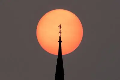 野火为日落染上色彩