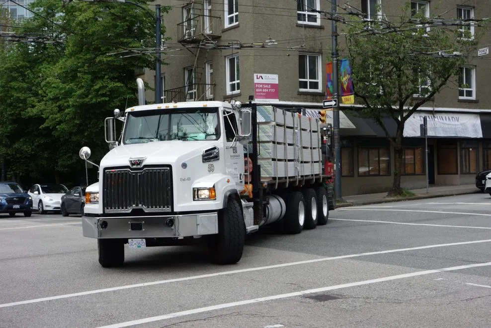 B.C. to mandate dashcams for commercial vehicles, but should it go further?