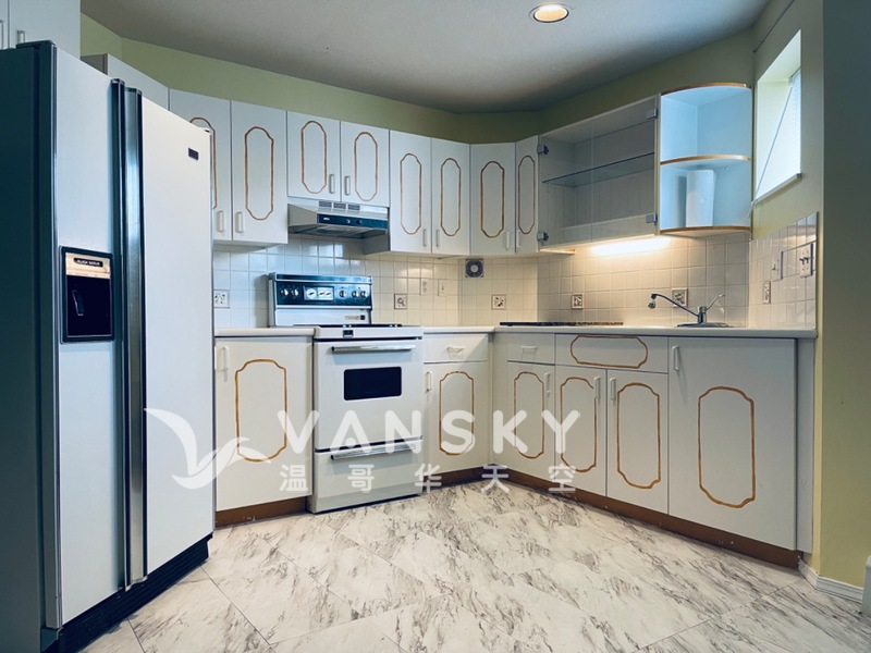 本拿比Burnaby独立出入1卧1健身房2厅半地上大套间出租